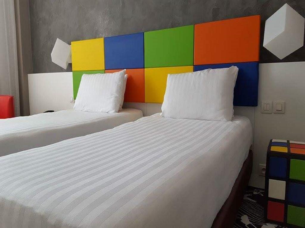 Hotel Tristar La Louviere Bagian luar foto