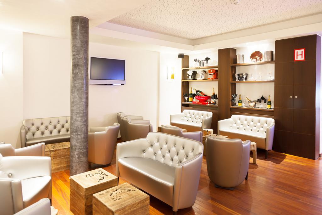 Hotel Tristar La Louviere Bagian luar foto