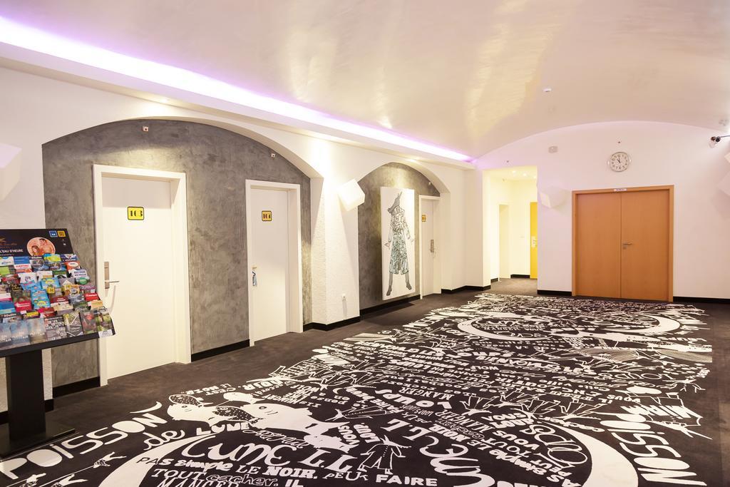 Hotel Tristar La Louviere Bagian luar foto