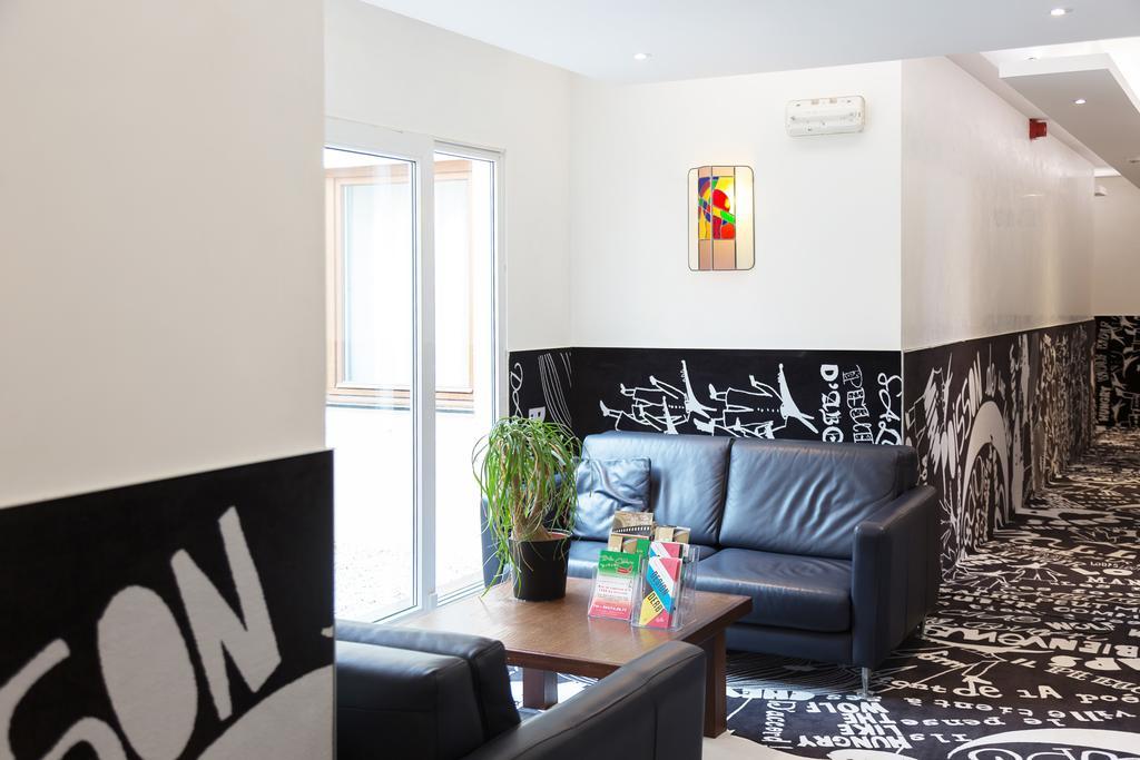 Hotel Tristar La Louviere Bagian luar foto