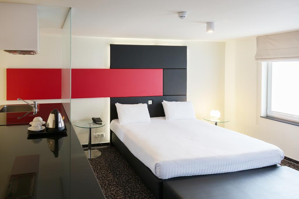 Hotel Tristar La Louviere Bagian luar foto