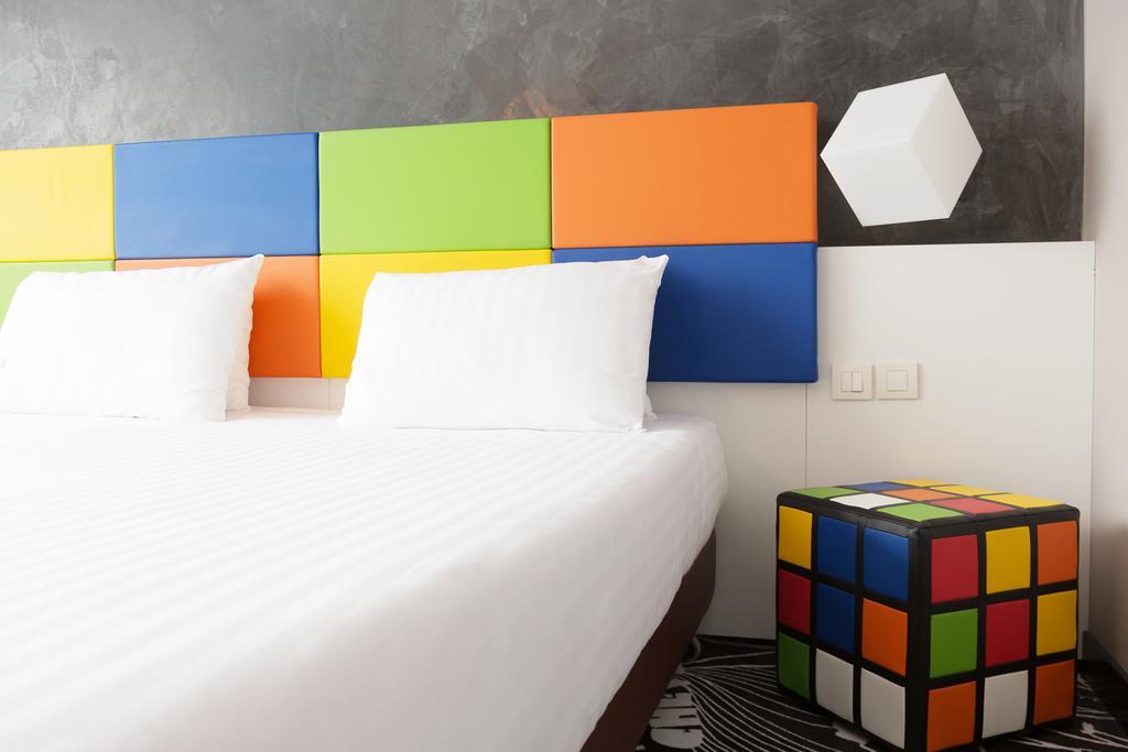 Hotel Tristar La Louviere Bagian luar foto