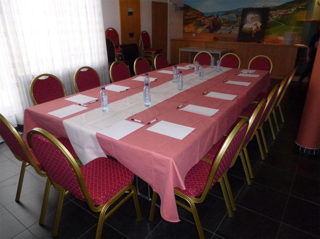 Hotel Tristar La Louviere Bagian luar foto