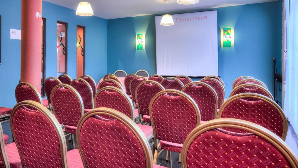 Hotel Tristar La Louviere Bagian luar foto